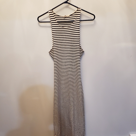 Roxy Ano Nuevo Dress [ Med & Large Available! ] - Picture 4 of 4